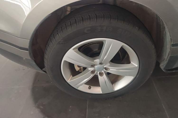 Used Land Rover Range Velar 2020 P250 Right Rear Wheel Hub