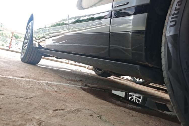 Used Land Rover Range Velar 2020 P340 R-DYNAMIC S Right Side Sill
