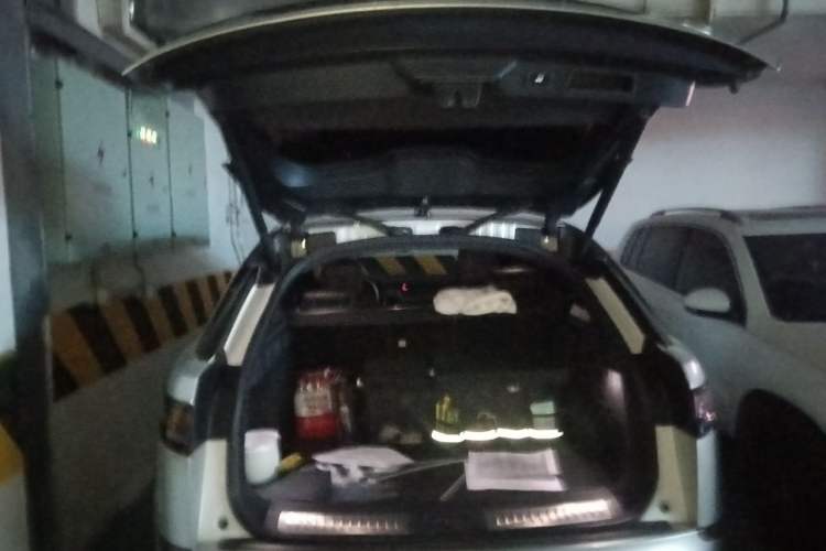 Used Land Rover Range Velar 2020 P340 R-DYNAMIC S Trunk