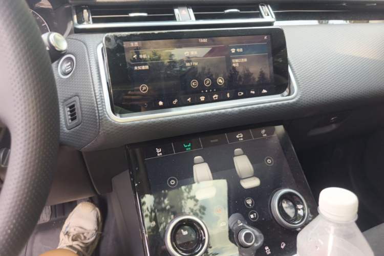 Used Land Rover Range Velar 2020 P250 Audio And AC Panel