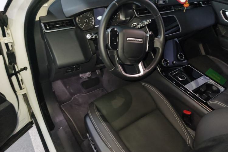 Used Land Rover Range Velar 2020 P250 Center Console