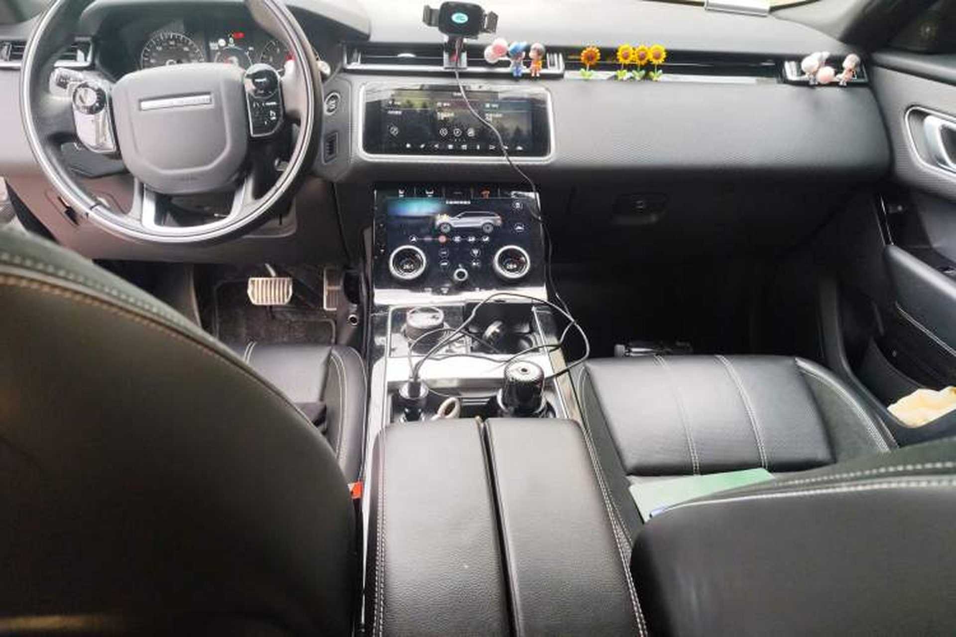 Used Land Rover Range Velar 2020 P250 R-DYNAMIC S Center Console