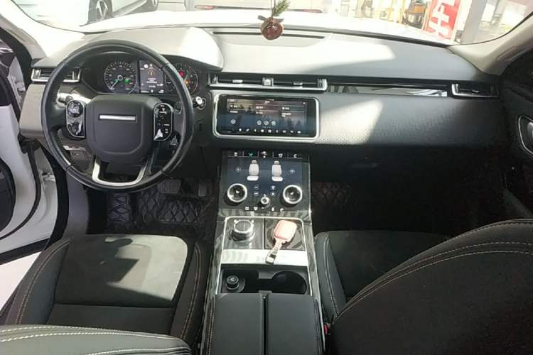 Used Land Rover Range Velar 2020 P250 Center Console