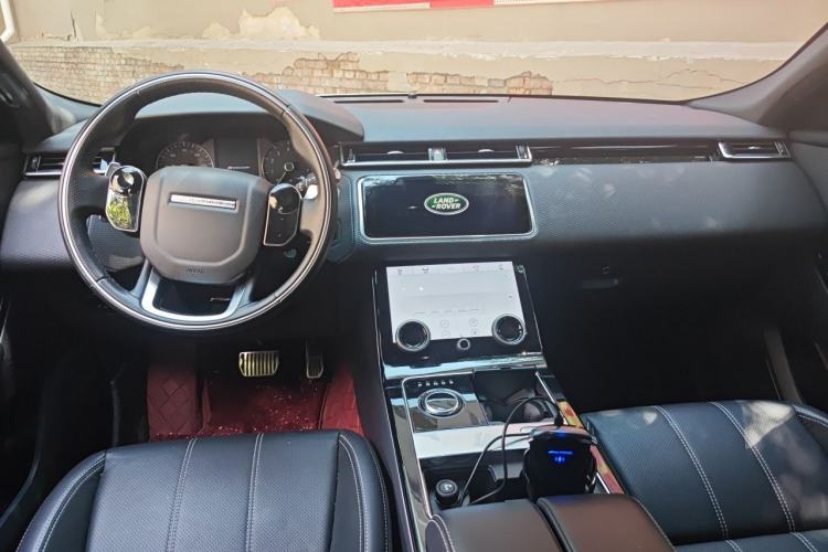 Used Land Rover Range Velar 2020 P250 R-DYNAMIC S Center Console
