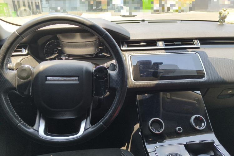 Used Land Rover Range Velar 2020 P250 Center Console