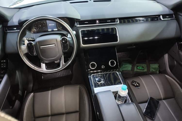 Used Land Rover Range Velar 2020 P250 R-DYNAMIC S Center Console
