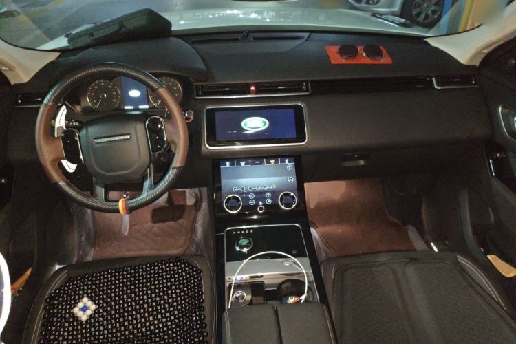Used Land Rover Range Velar 2020 P250 Center Console