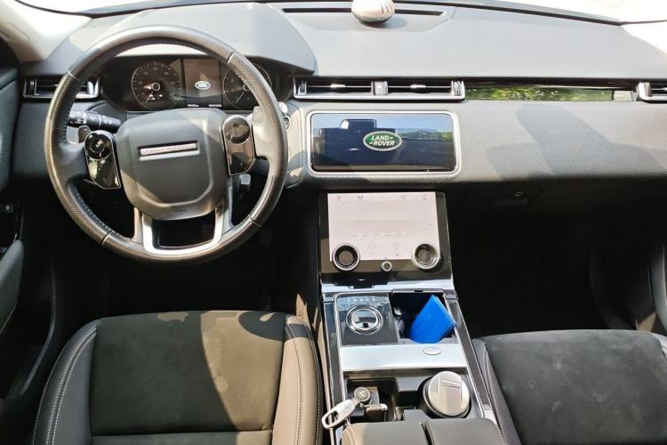 Used Land Rover Range Velar 2020 P250 Center Console