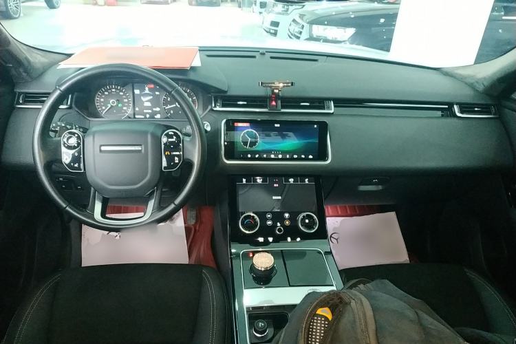 Used Land Rover Range Velar 2020 P250 Center Console