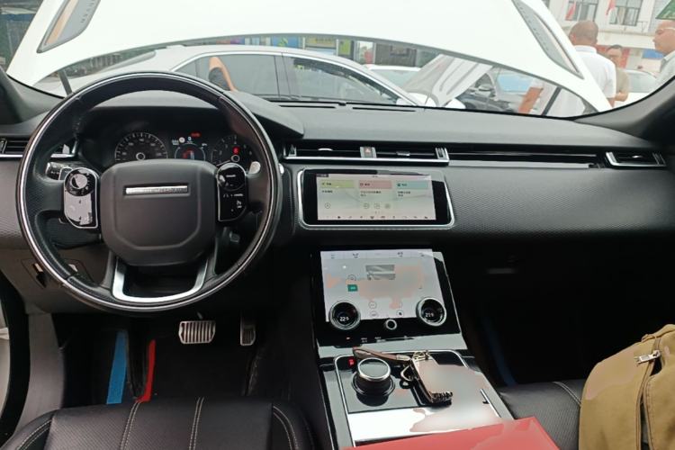 Used Land Rover Range Velar 2020 P250 R-DYNAMIC S Center Console