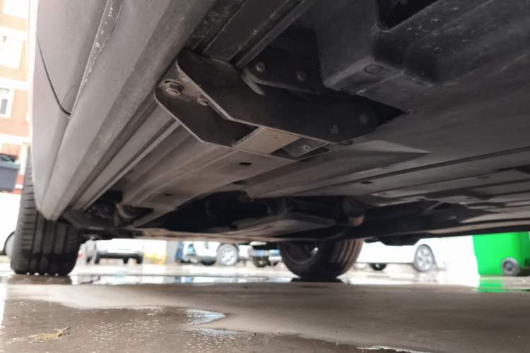 Used Land Rover Range Velar 2020 P250 Chassis Rear Left
