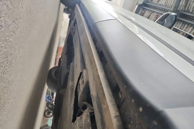 Used Land Rover Range Velar 2020 P250 Chassis Rear Left