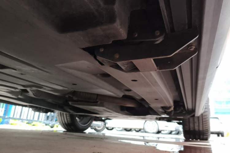 Used Land Rover Range Velar 2020 P250 Chassis Rear Right