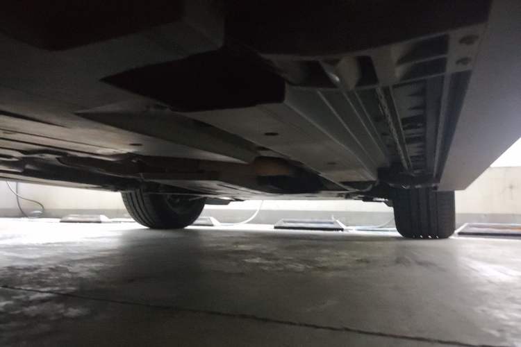 Used Land Rover Range Velar 2020 P250 Chassis Rear Right