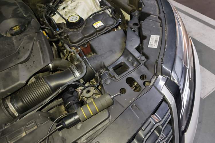 Used Land Rover Range Velar 2020 P250 Engine Bay Left
