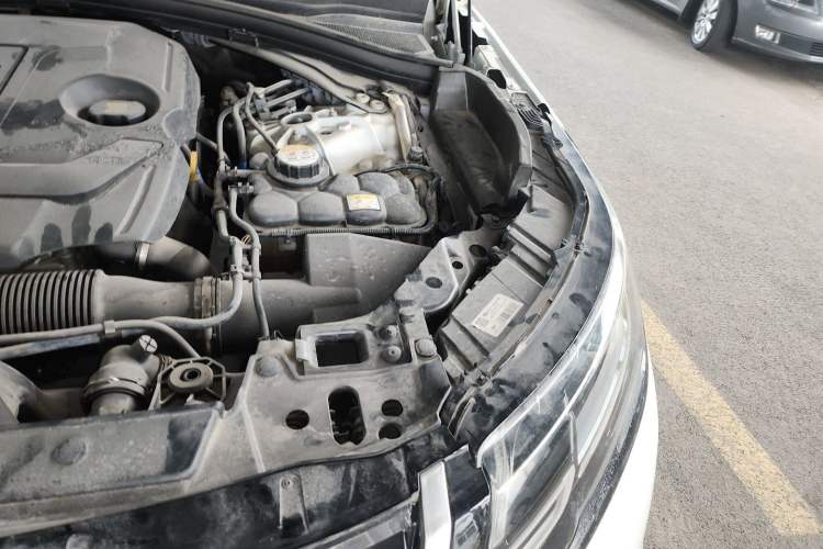 Used Land Rover Range Velar 2020 P250 Engine Bay Left
