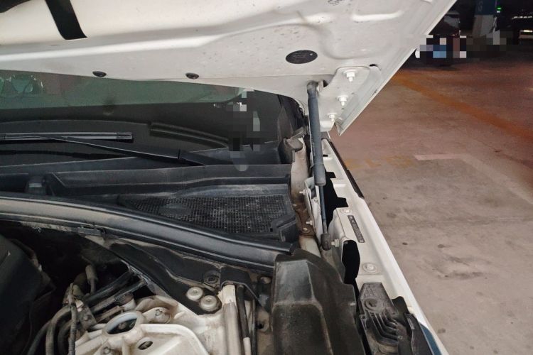 Used Land Rover Range Velar 2020 P250 Engine Bay Left