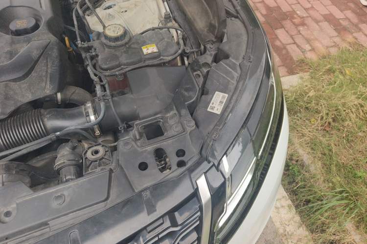 Used Land Rover Range Velar 2020 P250 Engine Bay Left