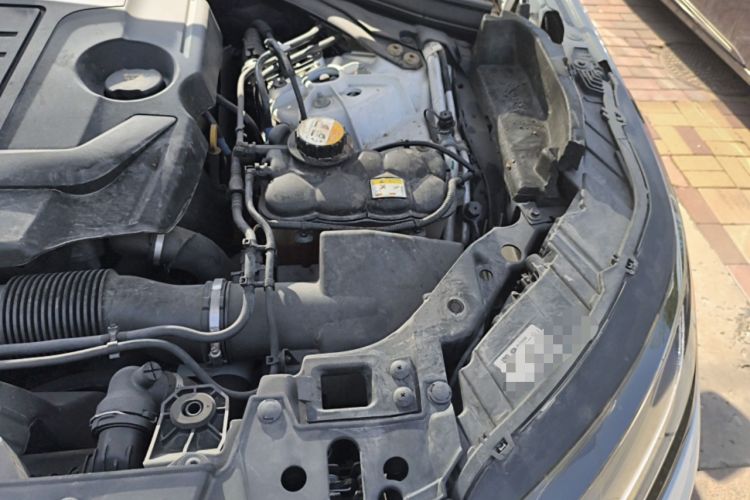 Used Land Rover Range Velar 2020 P250 R-DYNAMIC S Engine Bay Left