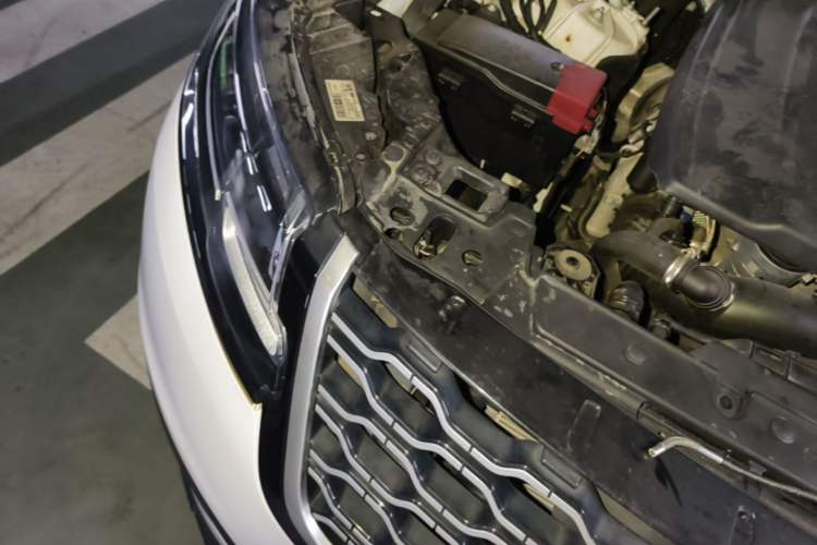 Used Land Rover Range Velar 2020 P250 Engine Bay Right