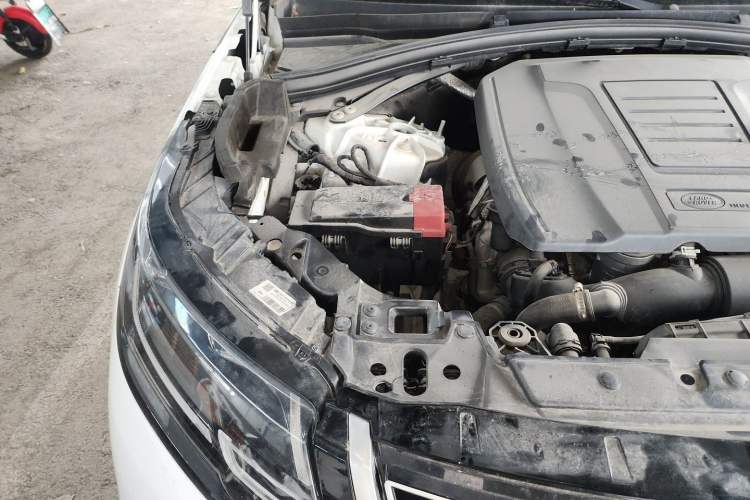 Used Land Rover Range Velar 2020 P250 Engine Bay Right