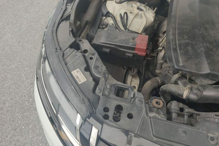 Used Land Rover Range Velar 2020 P250 Engine Bay Right