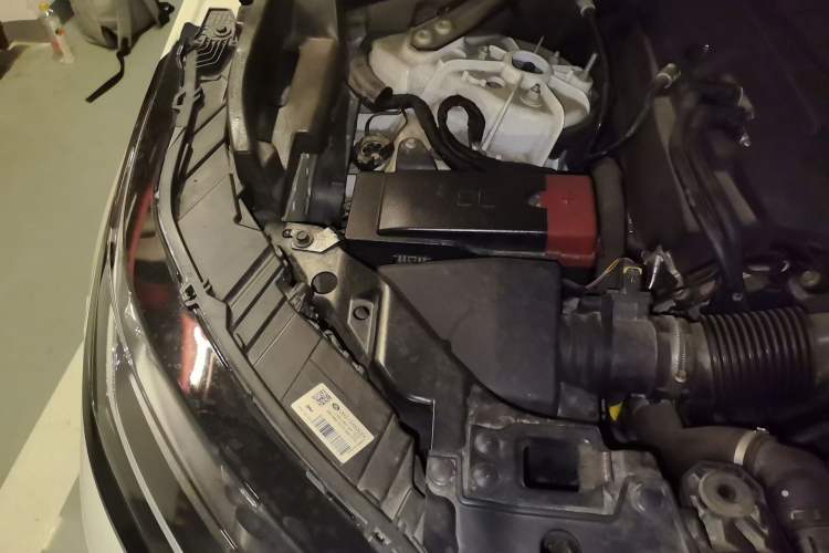 Used Land Rover Range Velar 2020 P340 R-DYNAMIC S Engine Bay Right