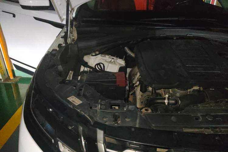 Used Land Rover Range Velar 2020 P250 Engine Bay Right