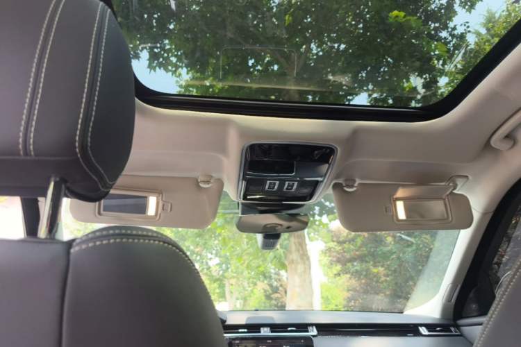 Used Land Rover Range Velar 2020 P250 Headliner