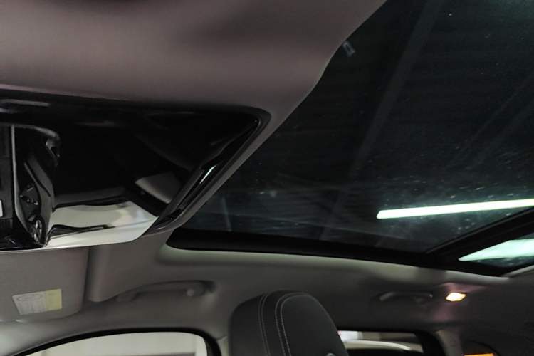 Used Land Rover Range Velar 2020 P250 Headliner