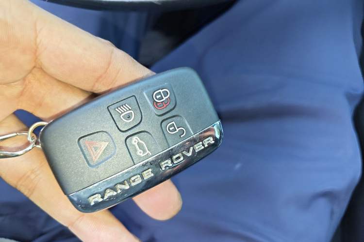 Used Land Rover Range Velar 2020 P250 R-DYNAMIC S Interior 1