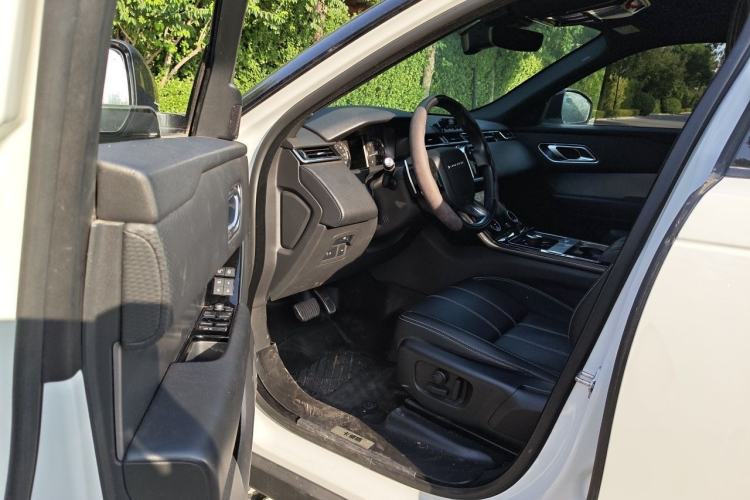 Used Land Rover Range Velar 2020 P250 R-DYNAMIC S Interior 3