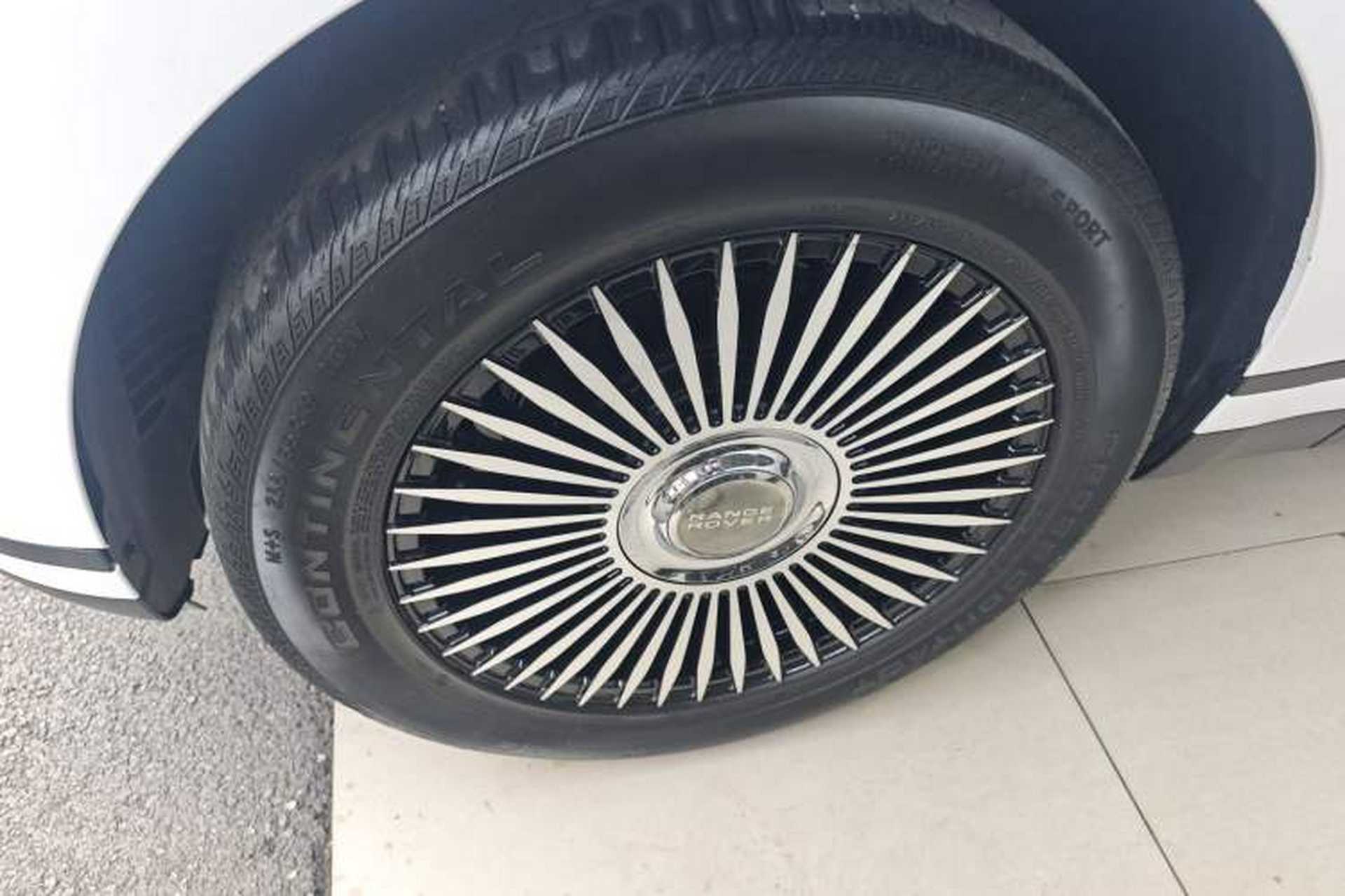 Used Land Rover Range Velar 2020 P250 Left Front Wheel Hub