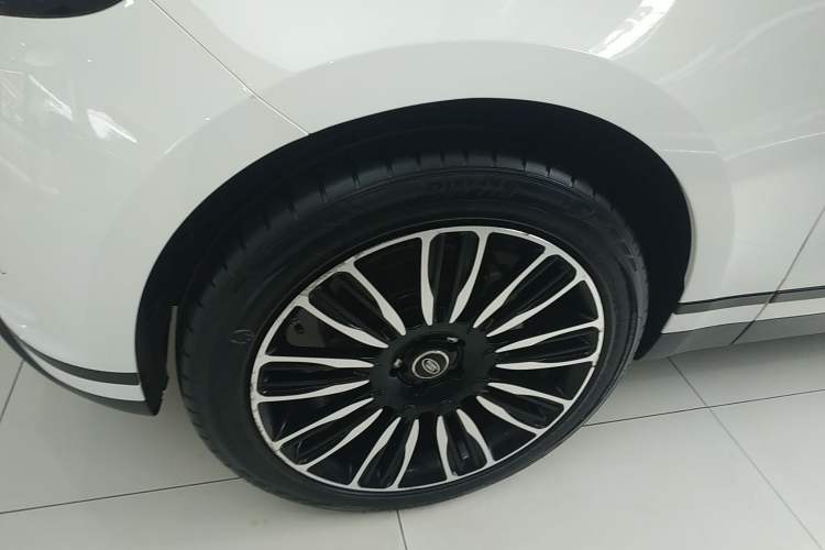 Used Land Rover Range Velar 2020 P250 Left Front Wheel Hub