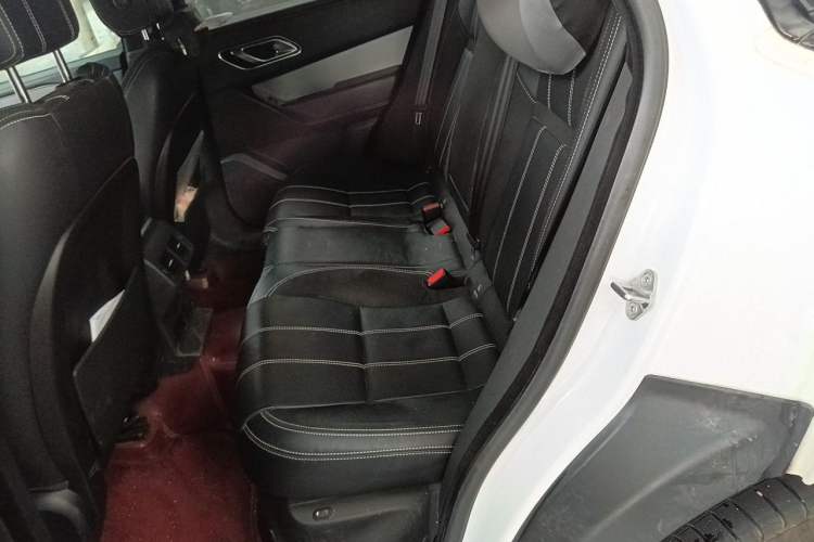 Used Land Rover Range Velar 2020 P250 R-DYNAMIC S Left Rear Seat