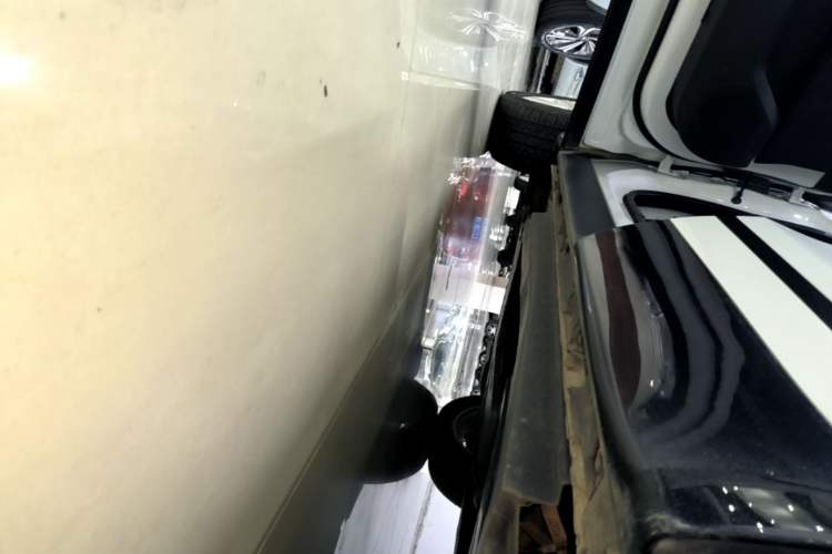 Used Land Rover Range Velar 2020 P250 R-DYNAMIC S Left Side Sill