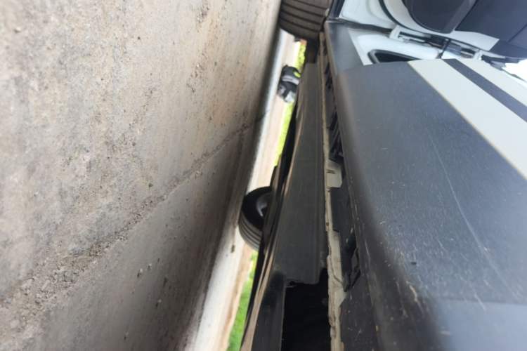 Used Land Rover Range Velar 2020 P250 Left Side Sill