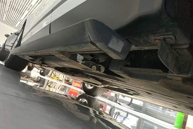 Used Land Rover Range Velar 2020 P250 Left Side Sill
