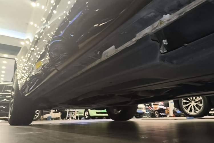 Used Land Rover Range Velar 2020 P380 R-DYNAMIC SE Left Side Sill