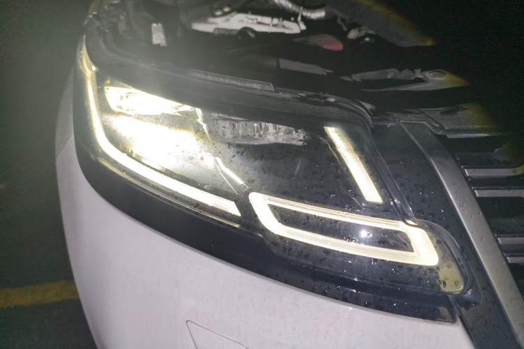 Used Land Rover Range Velar 2020 P250 R-DYNAMIC S Right Front Headlight