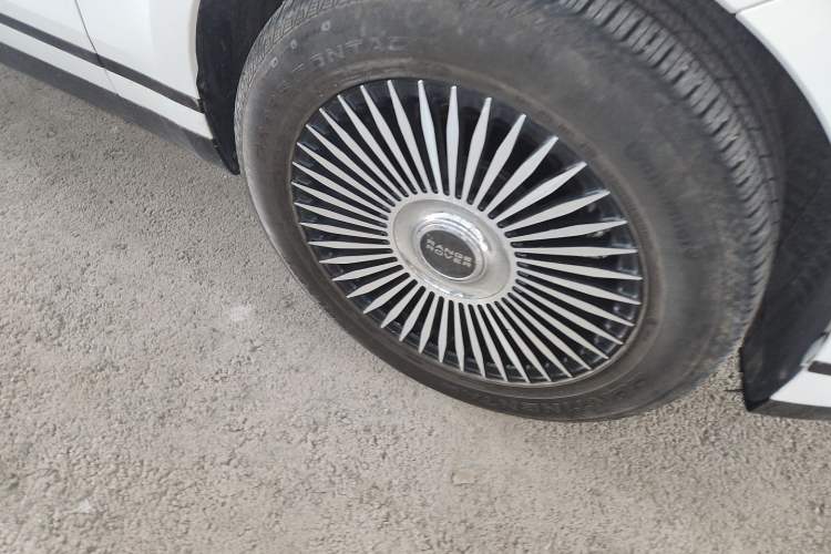 Used Land Rover Range Velar 2020 P250 Right Front Wheel Hub