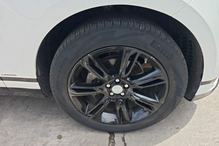 Used Land Rover Range Velar 2020 P250 R-DYNAMIC S Right Front Wheel Hub
