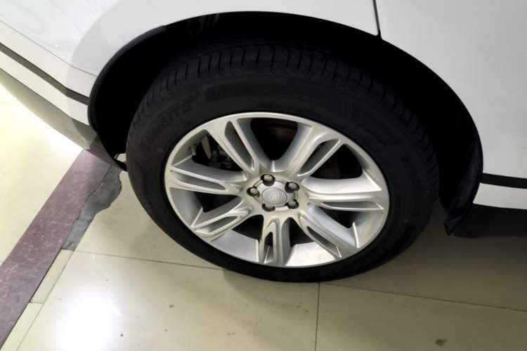 Used Land Rover Range Velar 2020 P250 R-DYNAMIC S Right Rear Wheel Hub