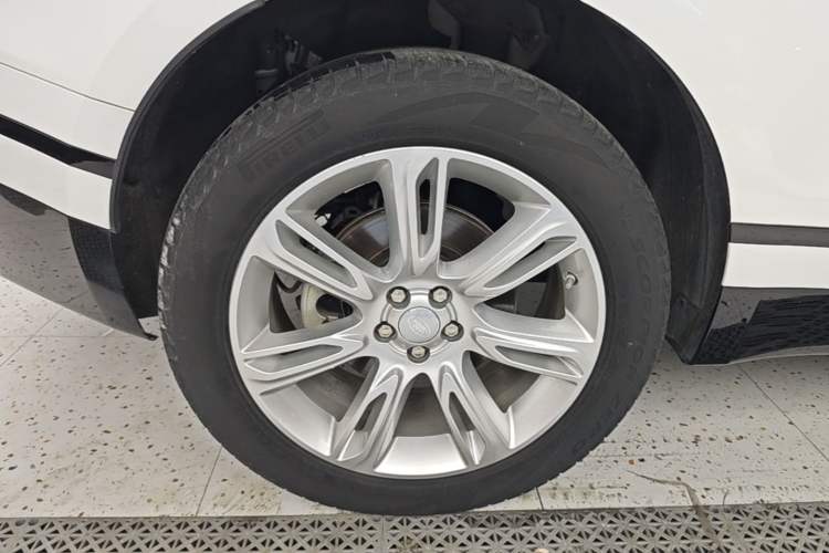 Used Land Rover Range Velar 2020 P250 R-DYNAMIC S Right Rear Wheel Hub