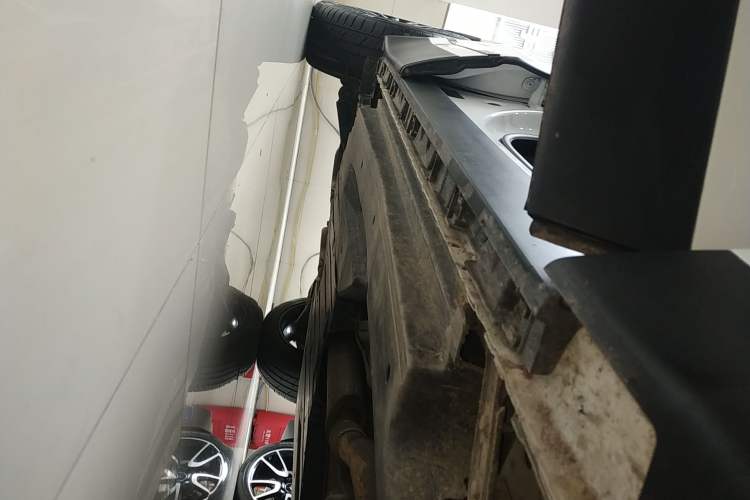 Used Land Rover Range Velar 2020 P250 Right Side Sill