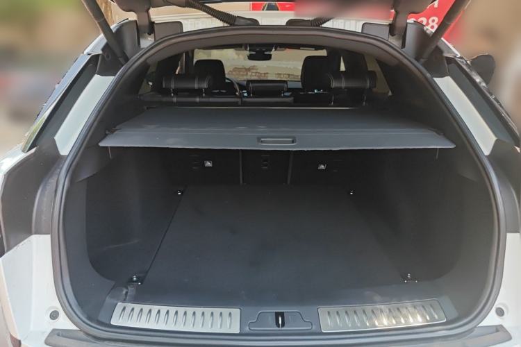 Used Land Rover Range Velar 2020 P250 R-DYNAMIC S Trunk