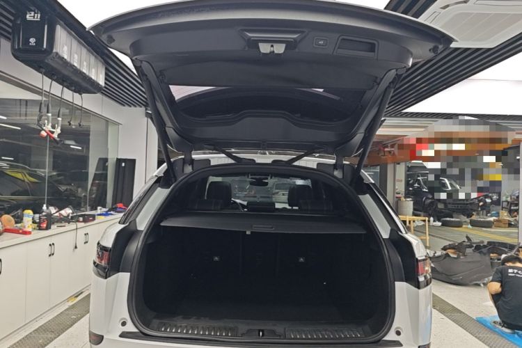 Used Land Rover Range Velar 2020 P250 R-DYNAMIC S Trunk