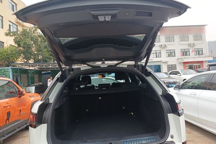 Used Land Rover Range Velar 2020 P250 R-DYNAMIC S Trunk