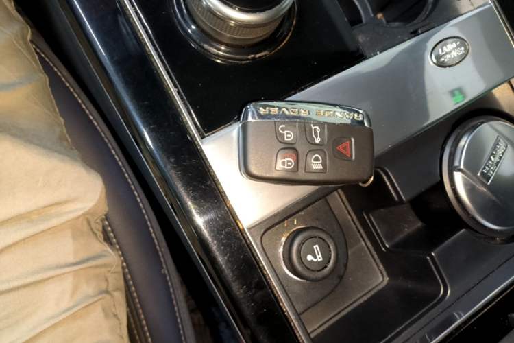 Used Land Rover Range Velar 2020 P250 R-DYNAMIC S Vehicle Key