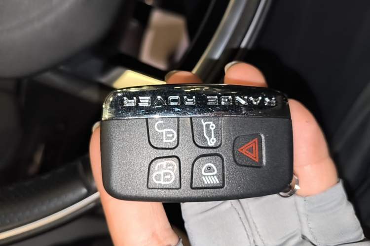 Used Land Rover Range Velar 2020 P380 R-DYNAMIC SE Vehicle Key